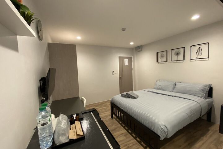 Room 21 of 37