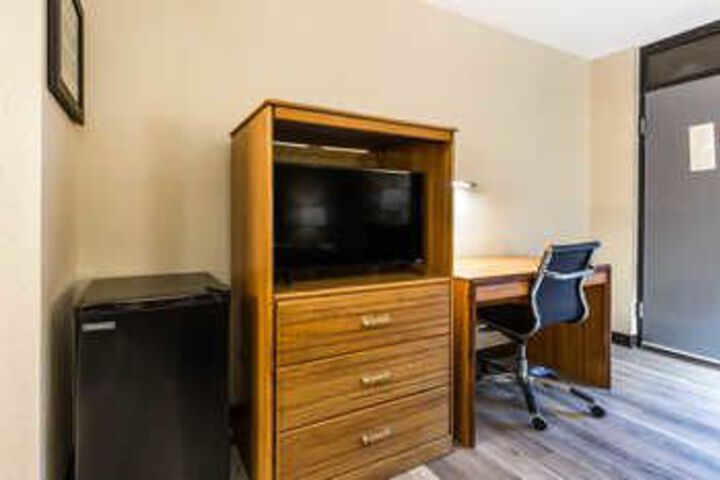 Room 35 of 68