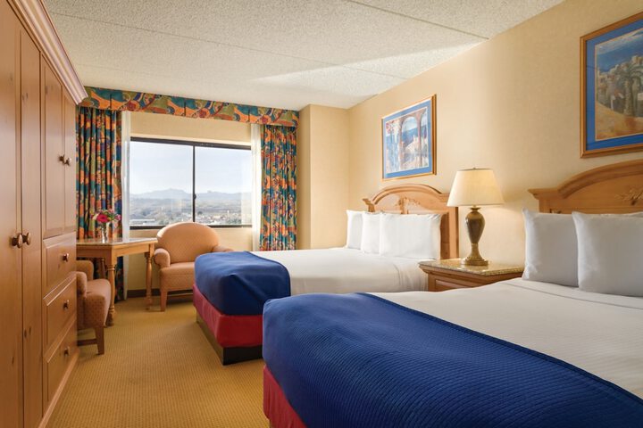 Room 34 of 107