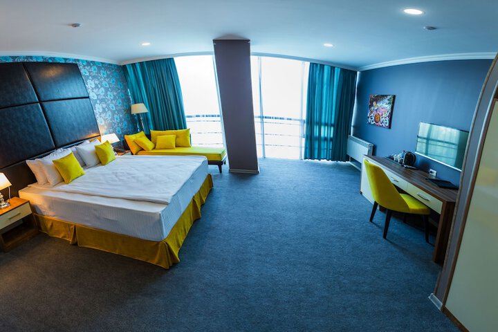 Room 18 of 46