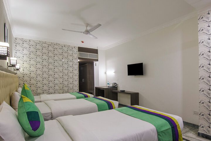 Room 14 of 29