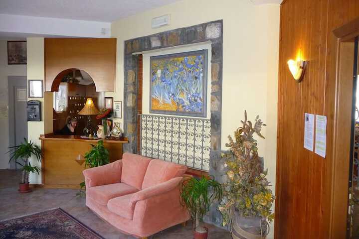 Entrance & Lobby