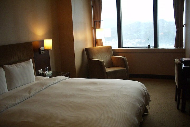Room 3 of 35
