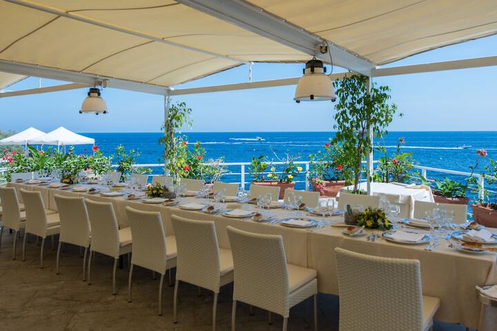 Dining 55 of 64