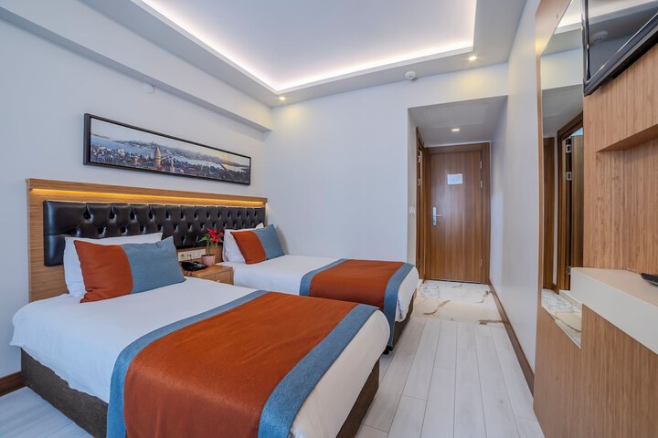 Room 29 of 66