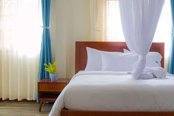 Room 4 of 20