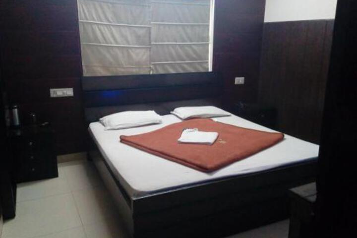 Hotel Modern Palace