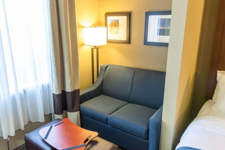 Room 16 of 39