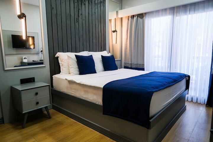 Room 9 of 25