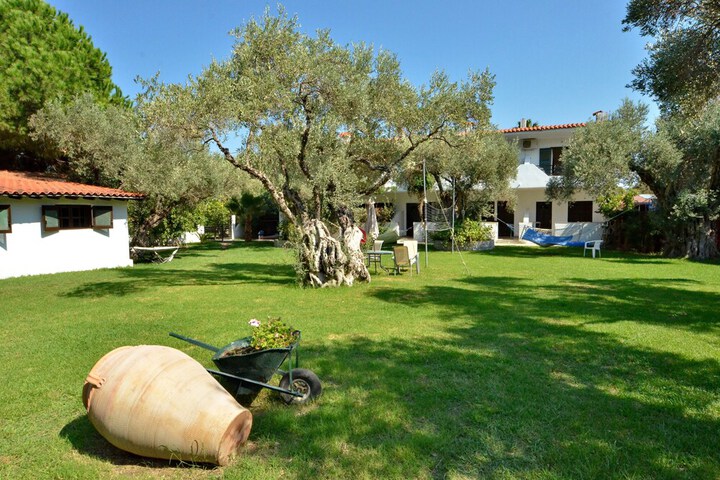 Hotel Exterior 60 of 68