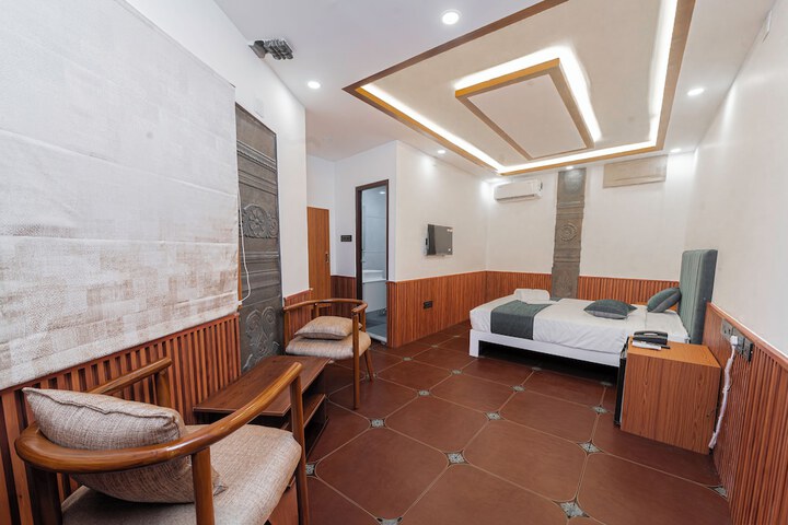Room 10 of 33