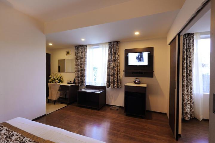 Room 8 of 44