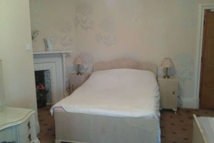 Room 6 of 42