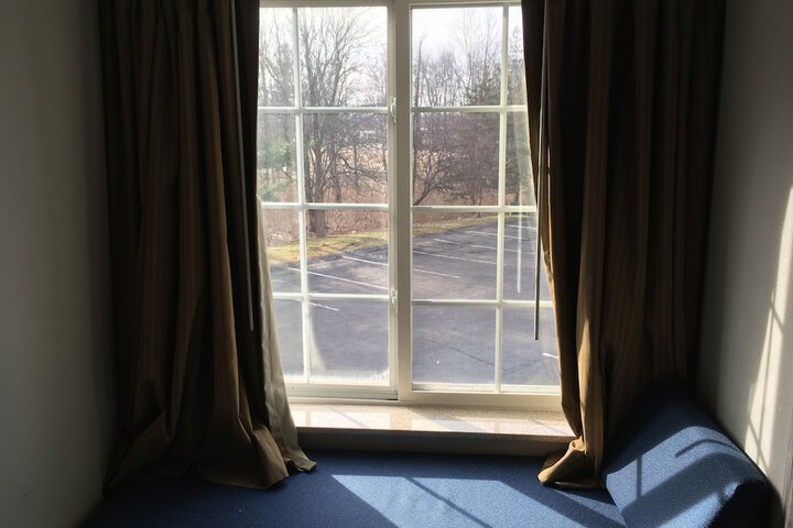 1 Queen Bed (5 of 14)