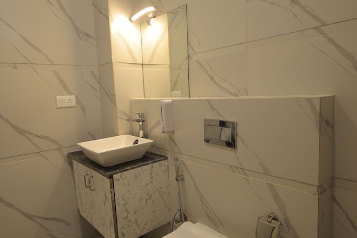 Room 16 of 24