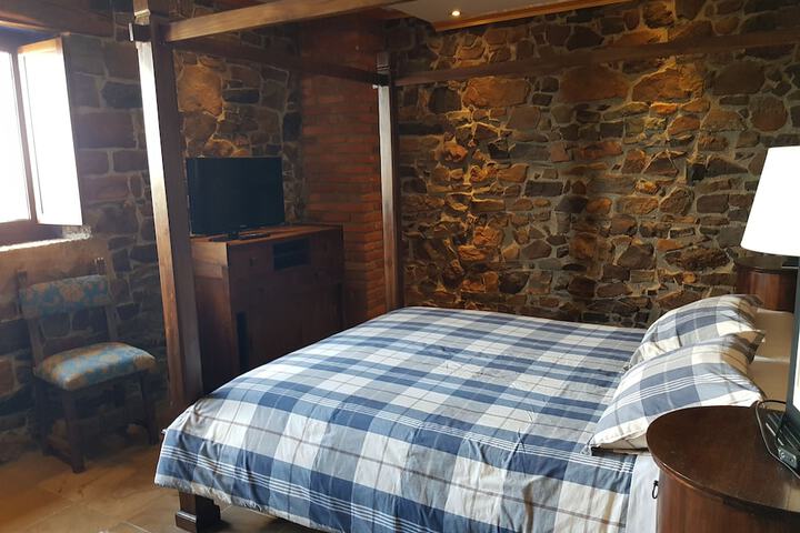 Room 9 of 36