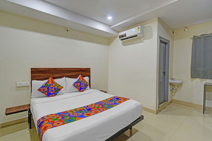 Fabhotel Blue Diamond