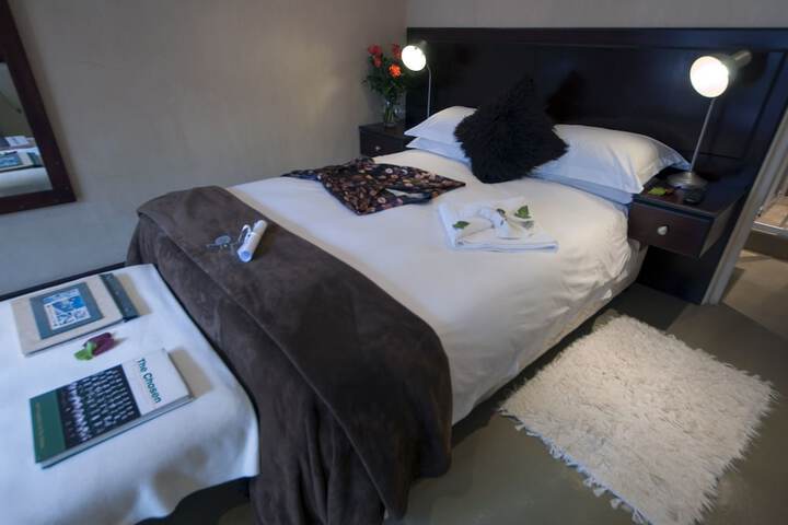 Room 5 of 55