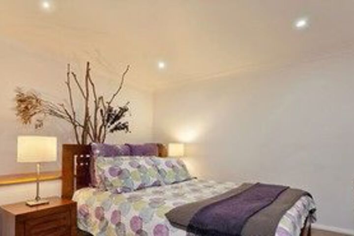 Room 2 of 6