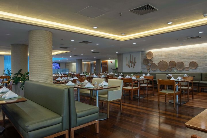 Dining 82 of 130