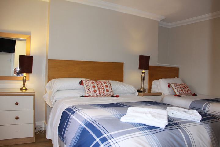 Room 5 of 81