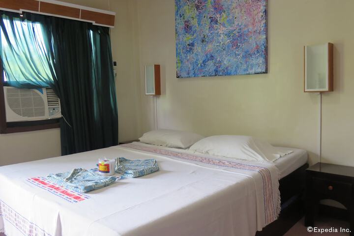 Room 8 of 27