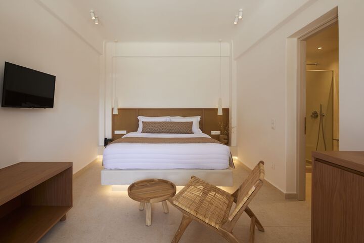 Room 4 of 122