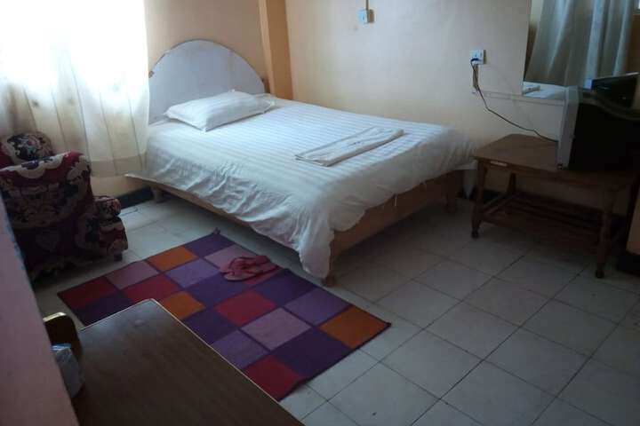 Room 5 of 13