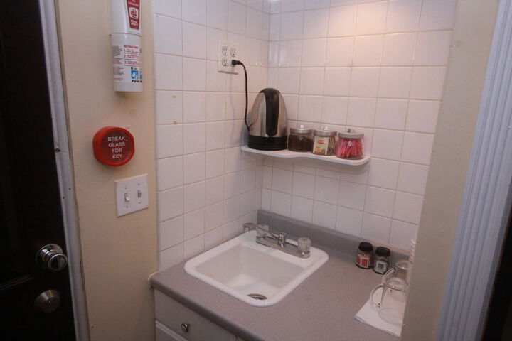 Room 43 of 46