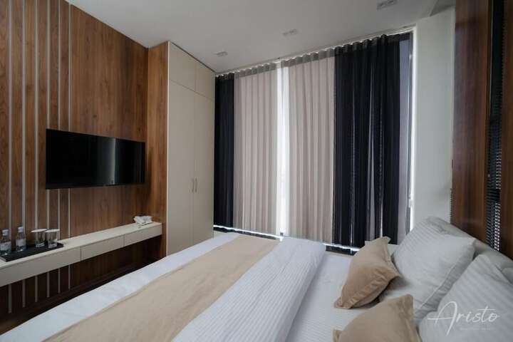 Room 9 of 22