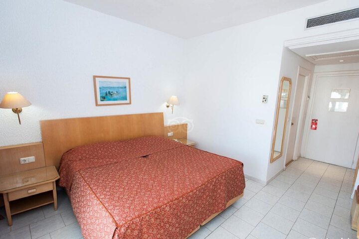 Room 5 of 26