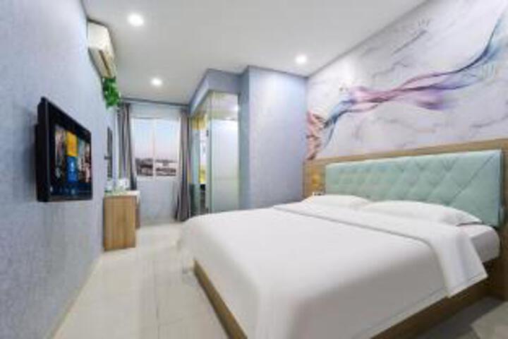 Room 5 of 7