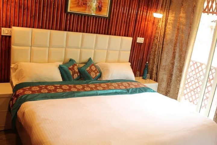 Room 5 of 28