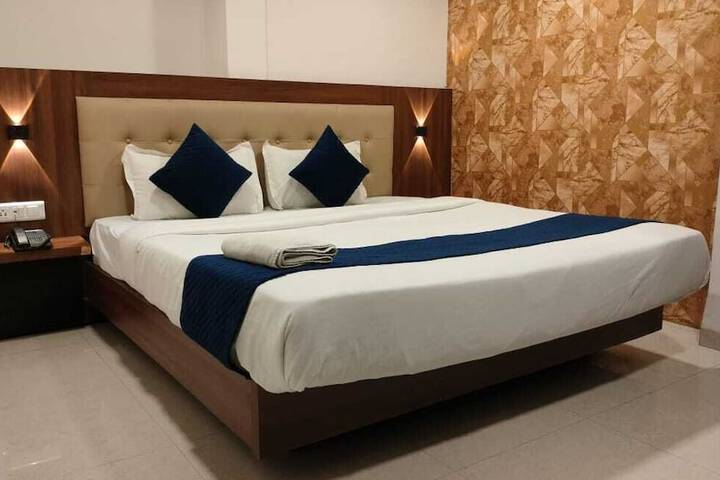 Room 17 of 27