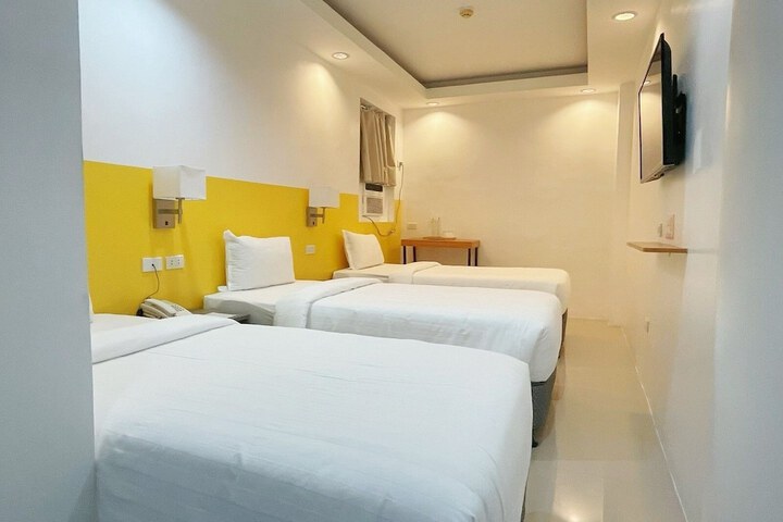 Room 12 of 38