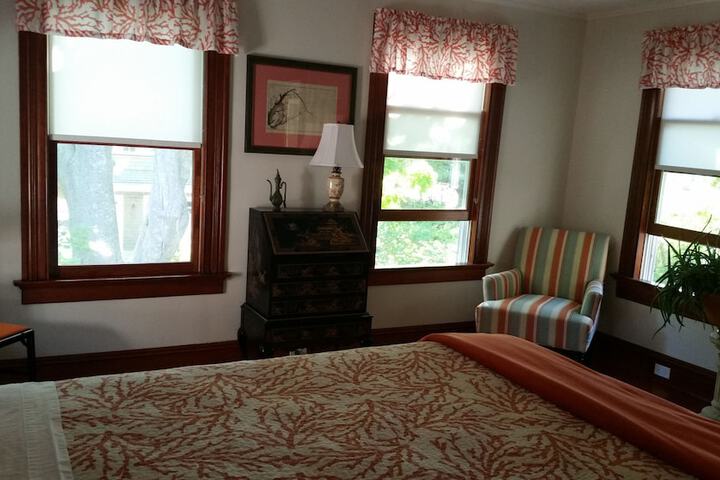 Room 12 of 29