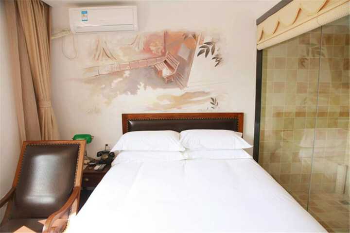 Room 14 of 27