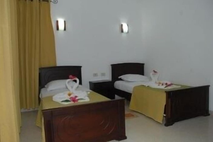 Room 4 of 35