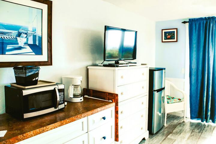 Room 21 of 230