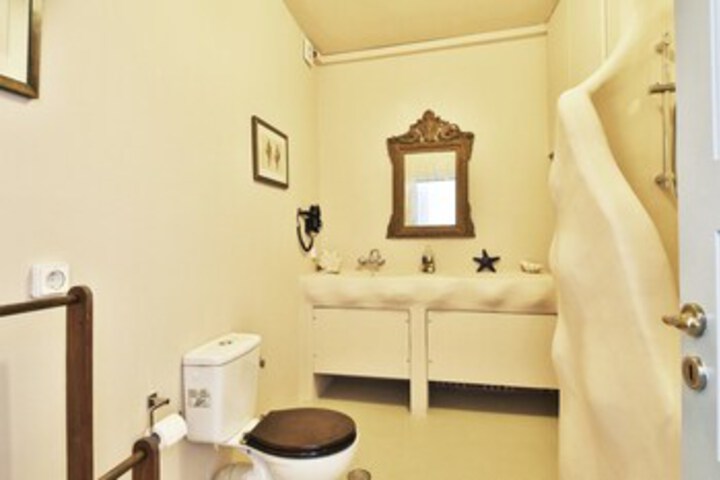 Room 5 of 30