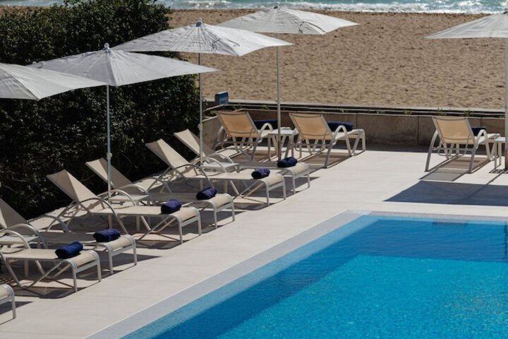 Hotel Pool