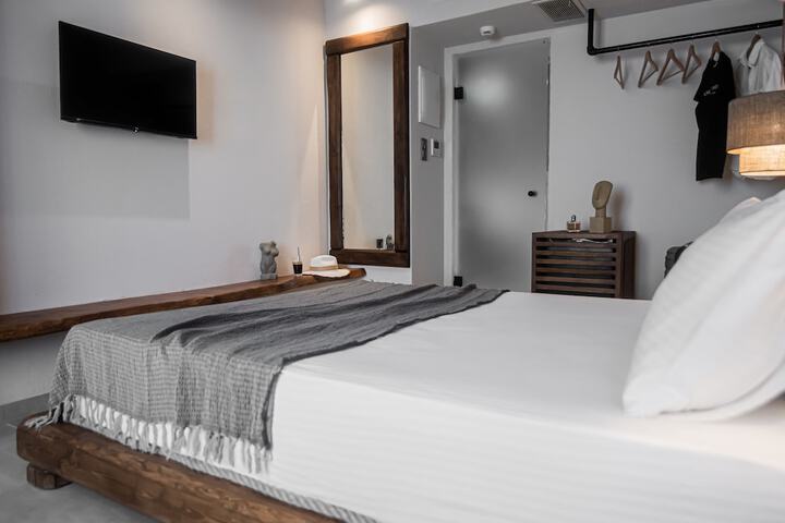 Room 8 of 60