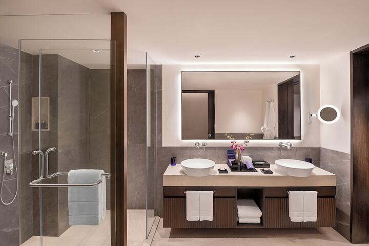 Room 100 of 150