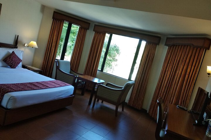 Room 9 of 37