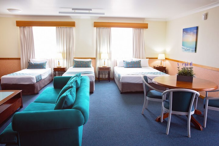 Room 28 of 74