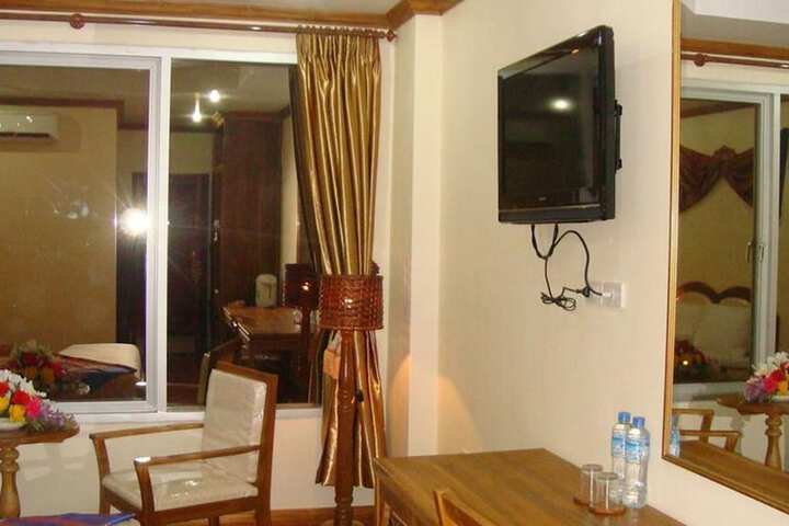 Room 12 of 21