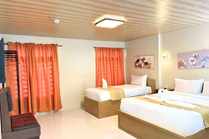 Room 12 of 26