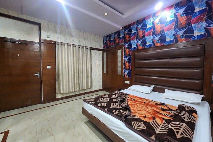 Room 29 of 49