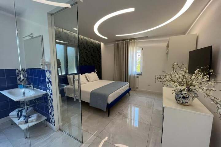Room 6 of 58