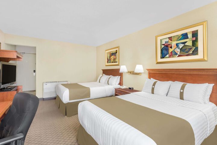 Room 7 of 33